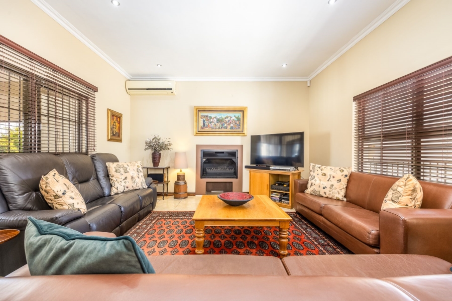 3 Bedroom Property for Sale in Zevenzicht Western Cape